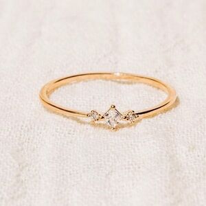 Dainty rose gold diamond ring